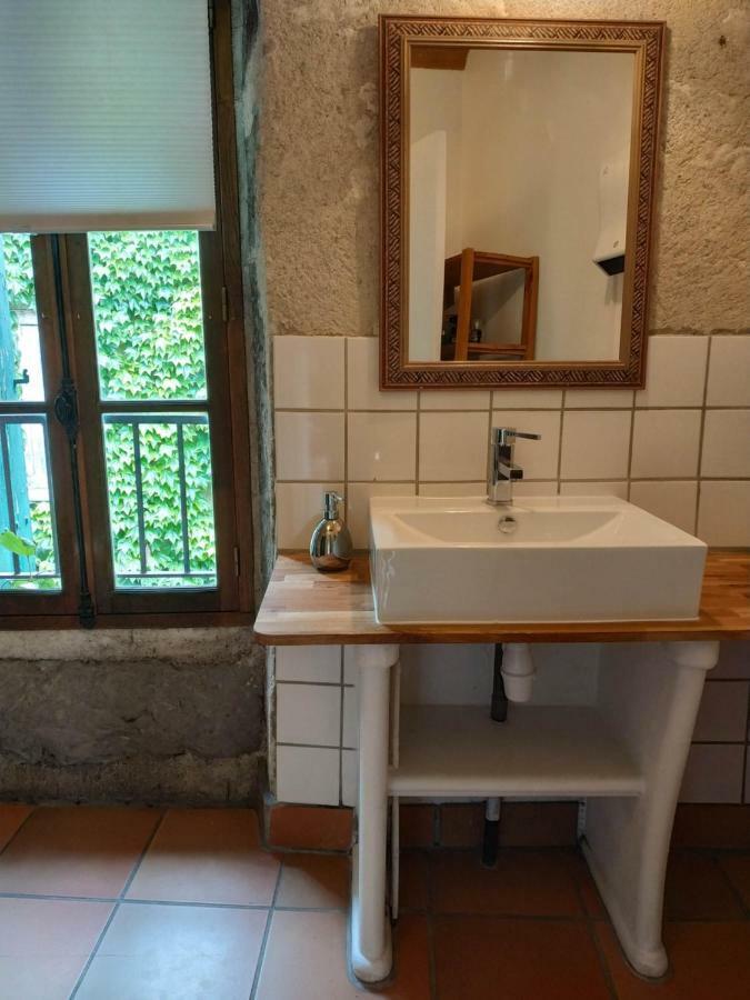 Gite Les Volets Verts Cesseras Kültér fotó